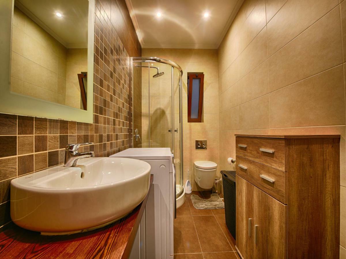 Anthony'S Maisonette Villa Qala Екстериор снимка