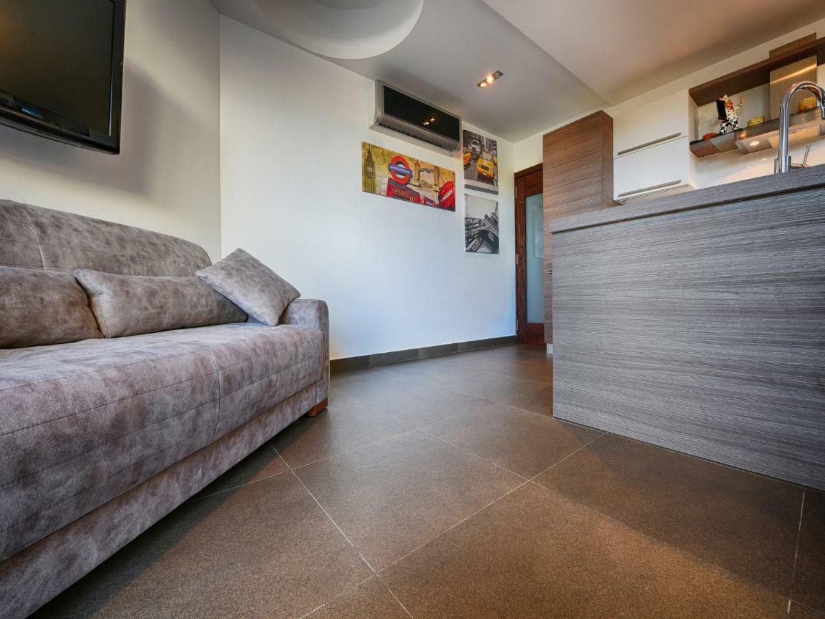Anthony'S Maisonette Villa Qala Екстериор снимка