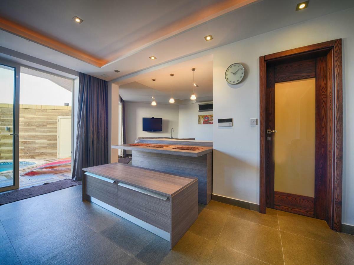 Anthony'S Maisonette Villa Qala Екстериор снимка